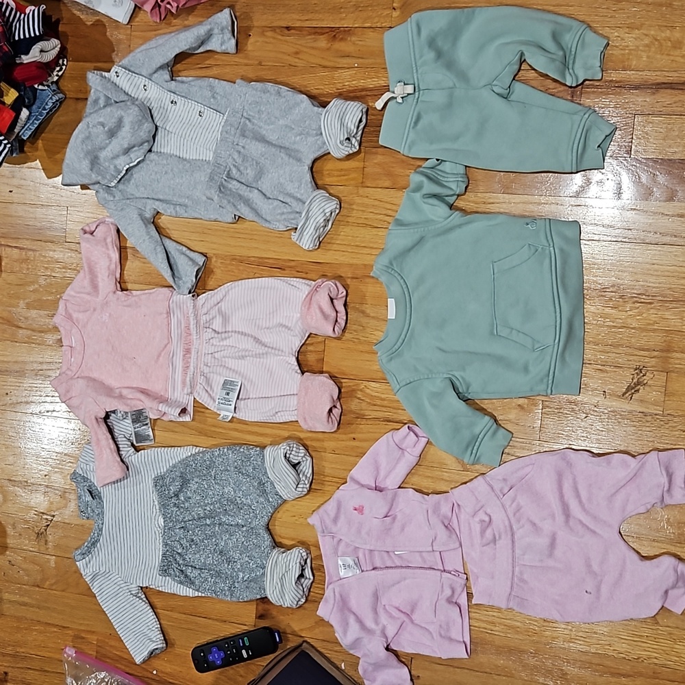 Bundle of 5 Gap 2 piece outfits, lots of reversible options!